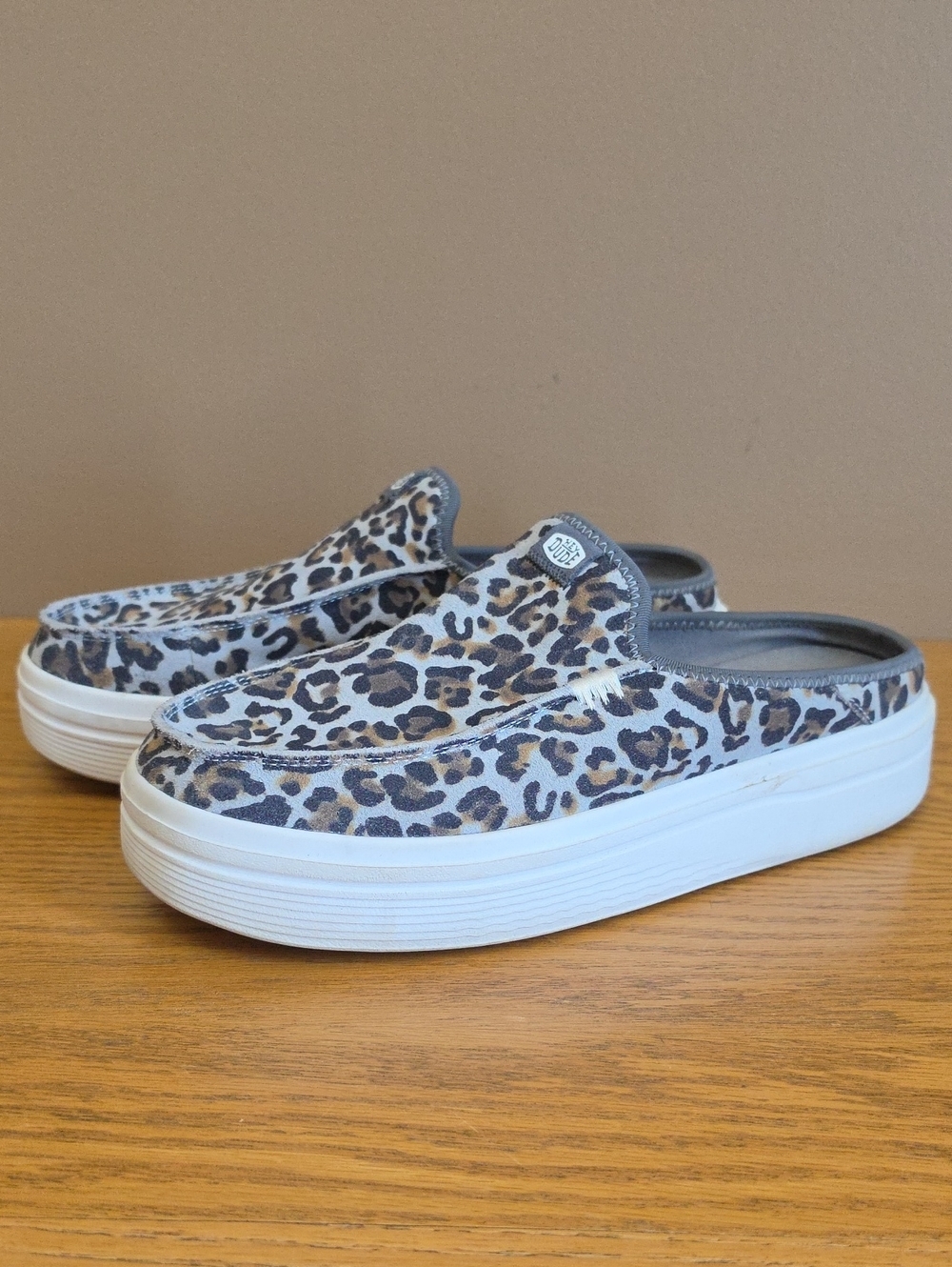 Hey Dude Womens Leopard Print Slip-On Mules with White Sole Size 12
